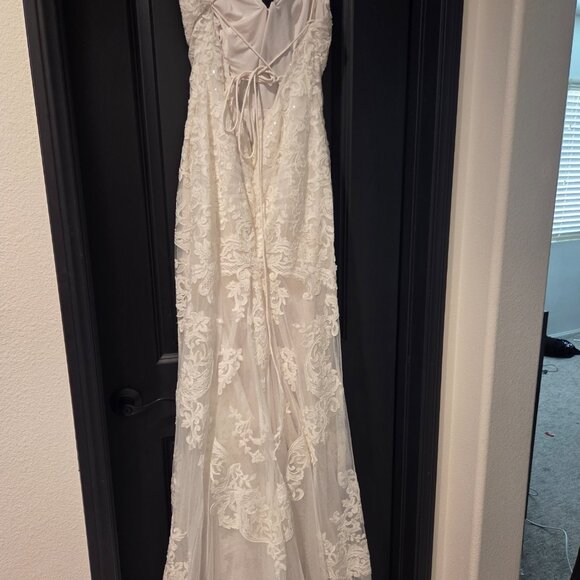 Maggie Sottero Wedding Dress - Picture 5 of 9